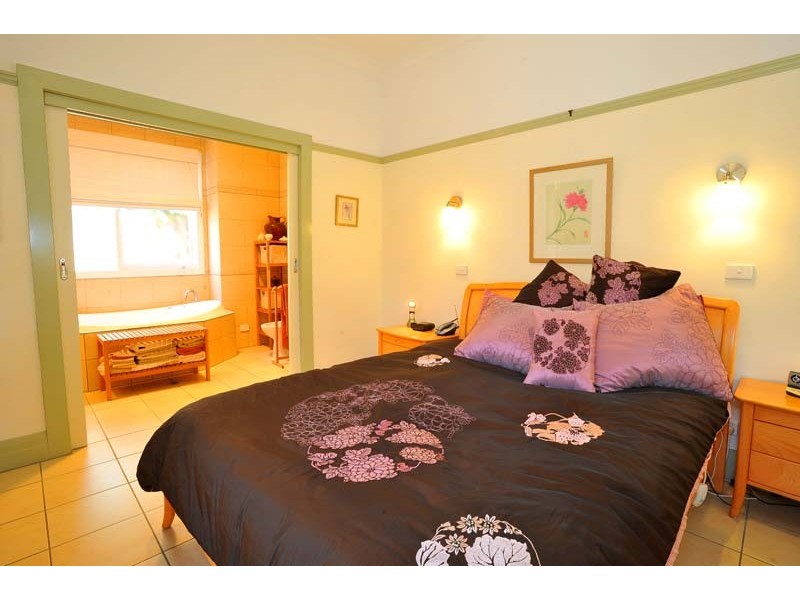 263 Douglas Parade, Newport VIC 3015