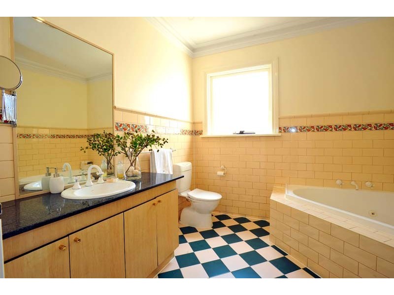 67 Farm Street, Newport VIC 3015