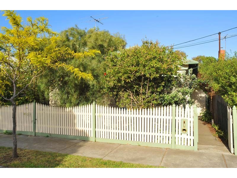 147 Empress Avenue, Kingsville VIC 3012