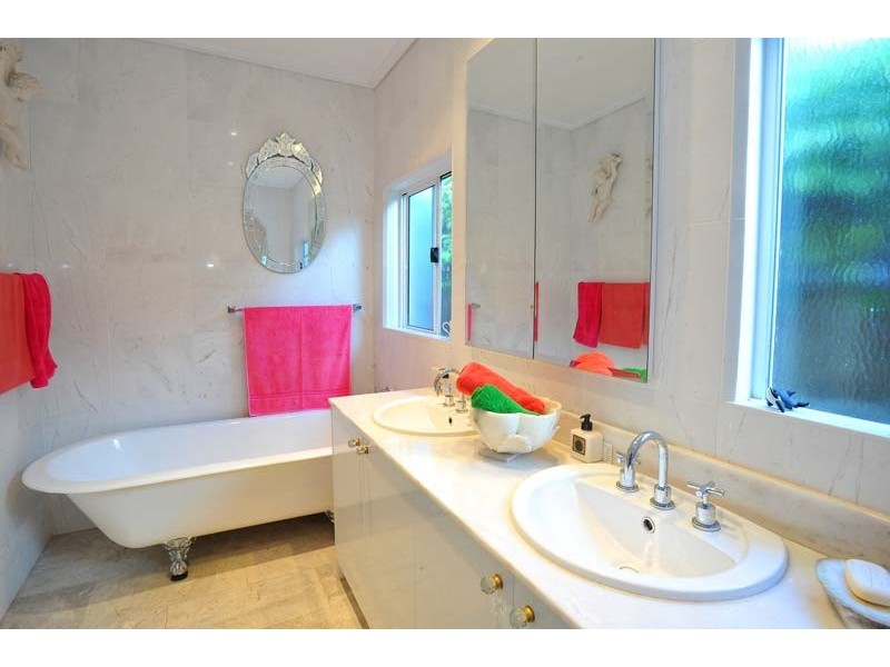 54 Paxton Street, South Kingsville VIC 3015