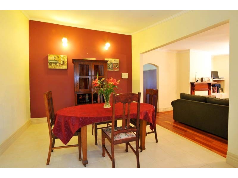 182 Charles Street, Seddon VIC 3011