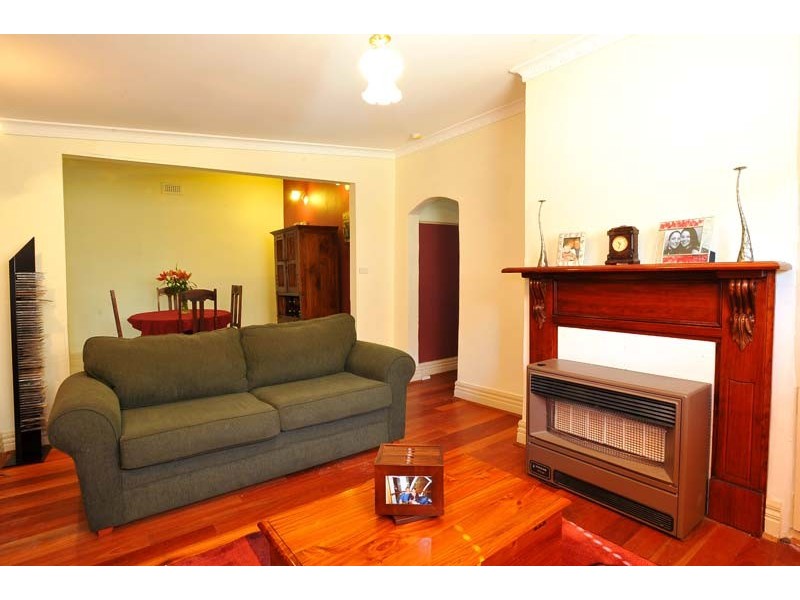 182 Charles Street, Seddon VIC 3011