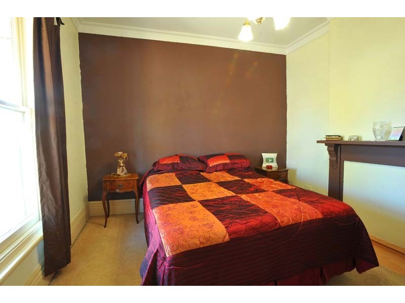 182 Charles Street, Seddon VIC 3011