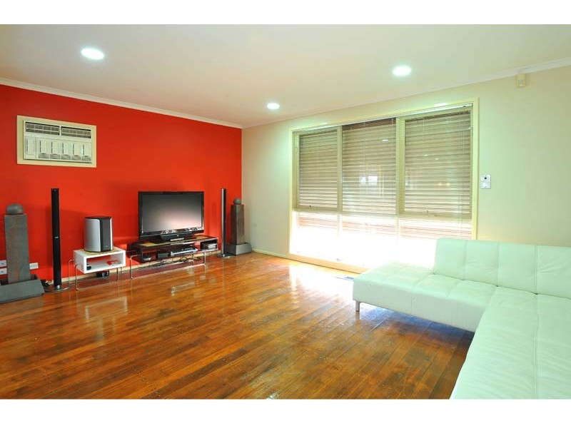 35 Browne Avenue, St Albans VIC 3021