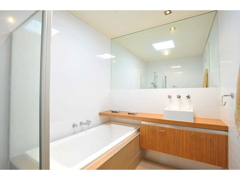 33 Bracken Avenue, Maribyrnong VIC 3032