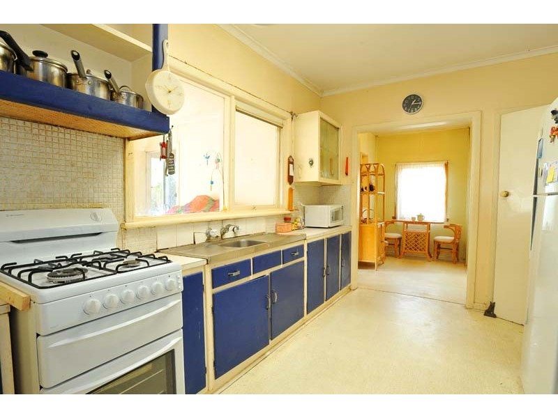 18 Edward Avenue, Altona North VIC 3025