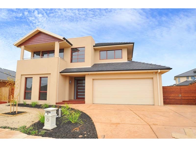 8 Halfmoon Terrace, Sanctuary Lakes VIC 3030