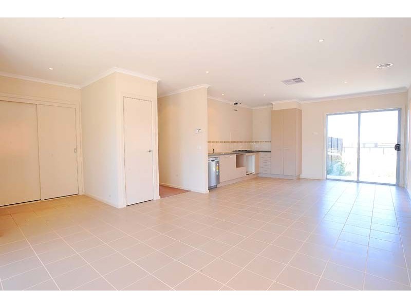 27A/39 Astley Crescent, Point Cook VIC 3030