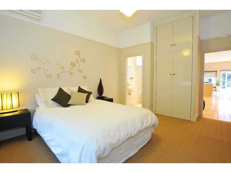 130 Chirnside Street, Kingsville VIC 3012