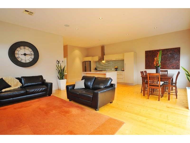 130 Chirnside Street, Kingsville VIC 3012