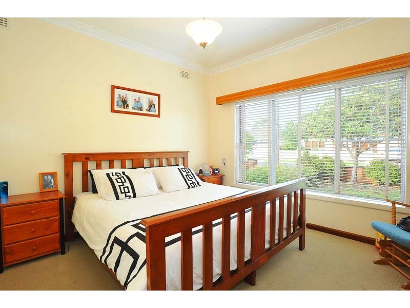 11 Graham Street, Newport VIC 3015