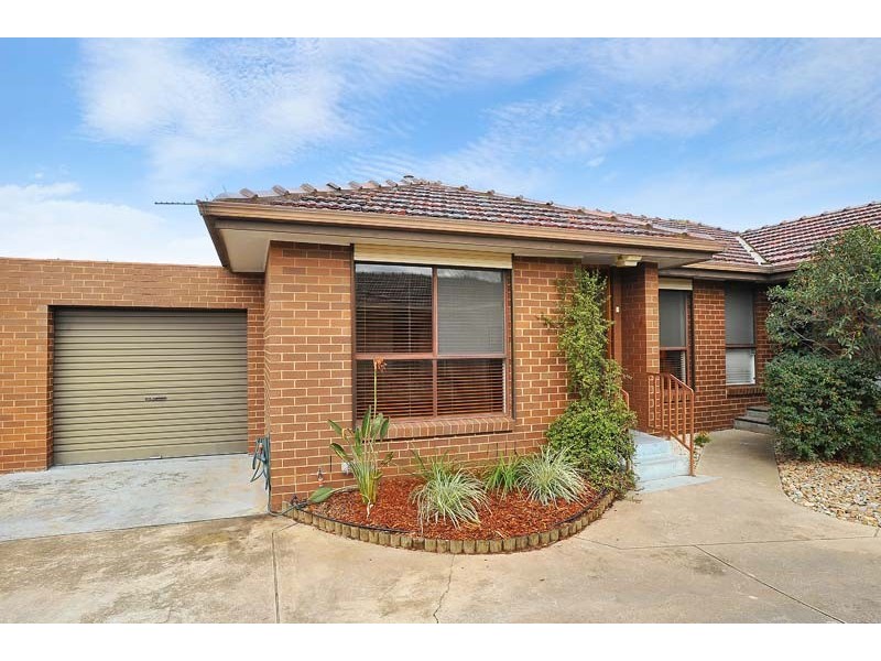 2/98 Saltley Street, South Kingsville VIC 3015