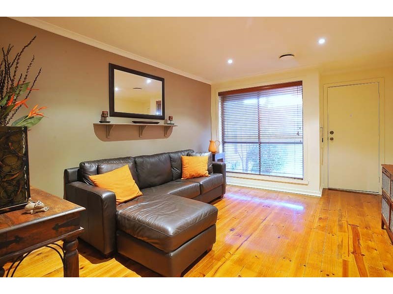 2/98 Saltley Street, South Kingsville VIC 3015