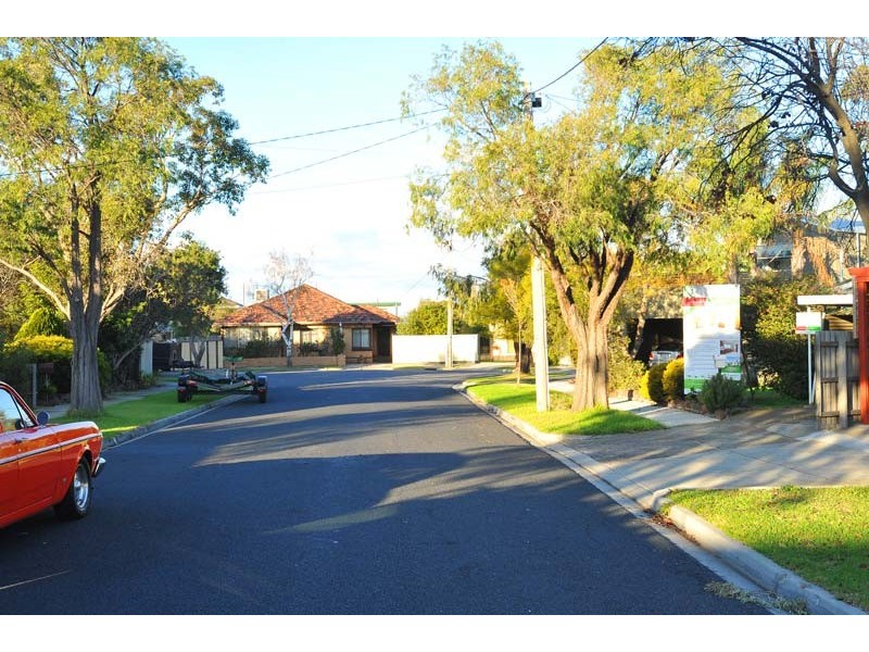 9 Holland Court, Newport VIC 3015