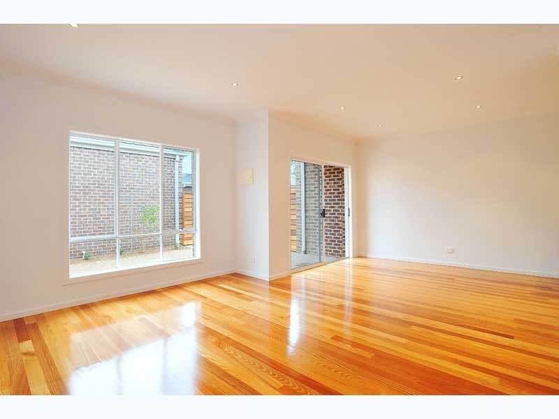 2/176 Woods Street, Newport VIC 3015