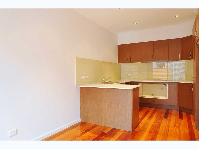 2/176 Woods Street, Newport VIC 3015