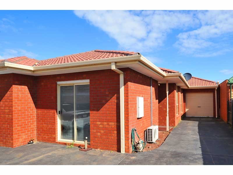 2/14 Spicer Boulevard, Altona Meadows VIC 3028