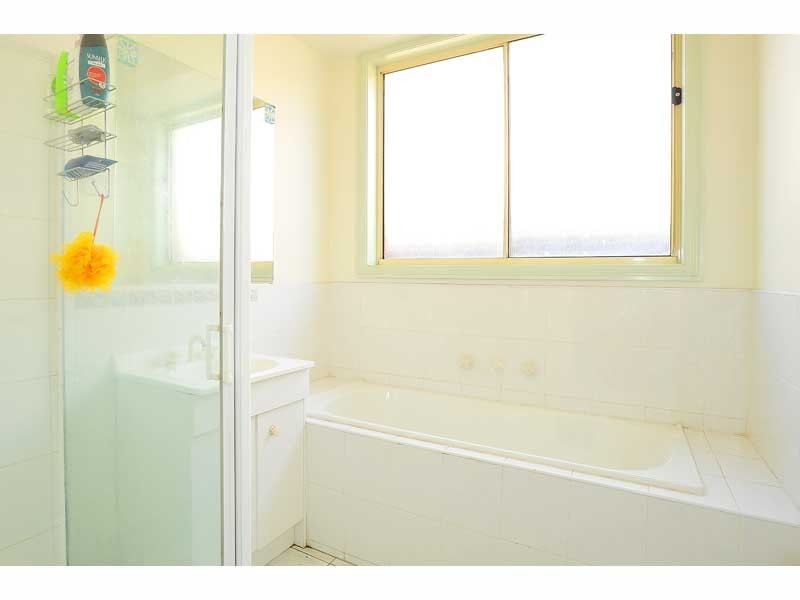 2/14 Spicer Boulevard, Altona Meadows VIC 3028