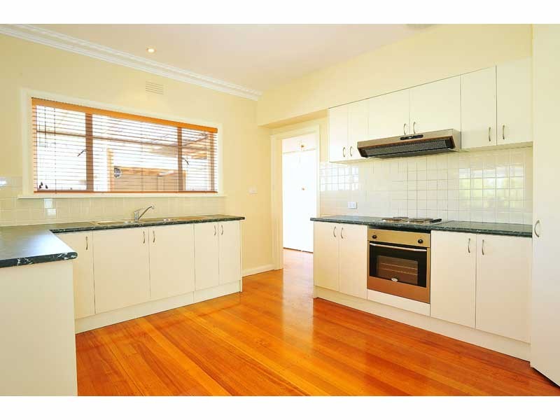 1/198 Civic Parade, Altona VIC 3018