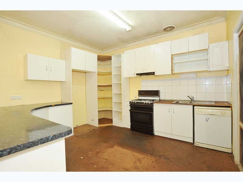 39 New Street, South Kingsville VIC 3015