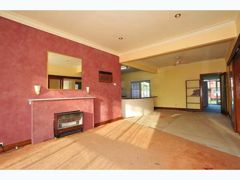 39 New Street, South Kingsville VIC 3015