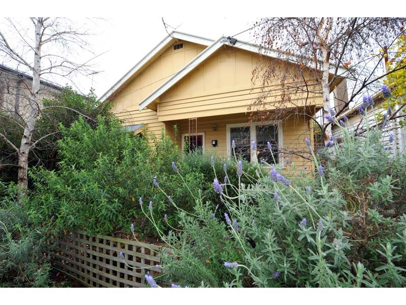 8 Lawrence Street, Seddon VIC 3011