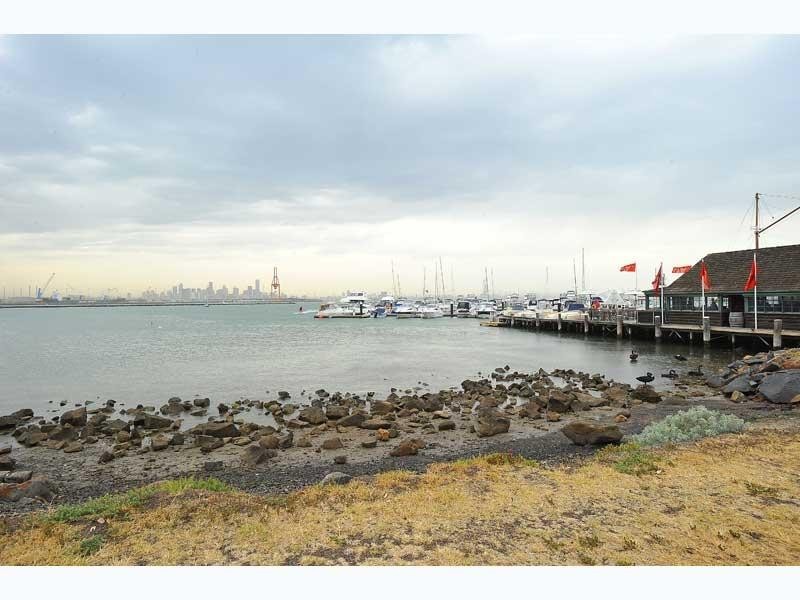 2/33 The Strand, Williamstown VIC 3016