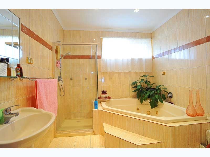 30 The Circle, Altona North VIC 3025