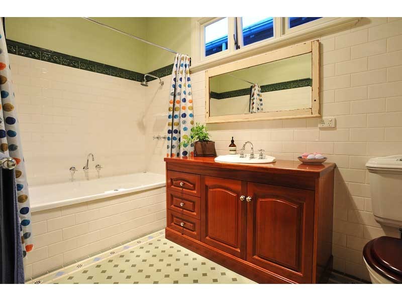 72 Chirnside Street, Kingsville VIC 3012