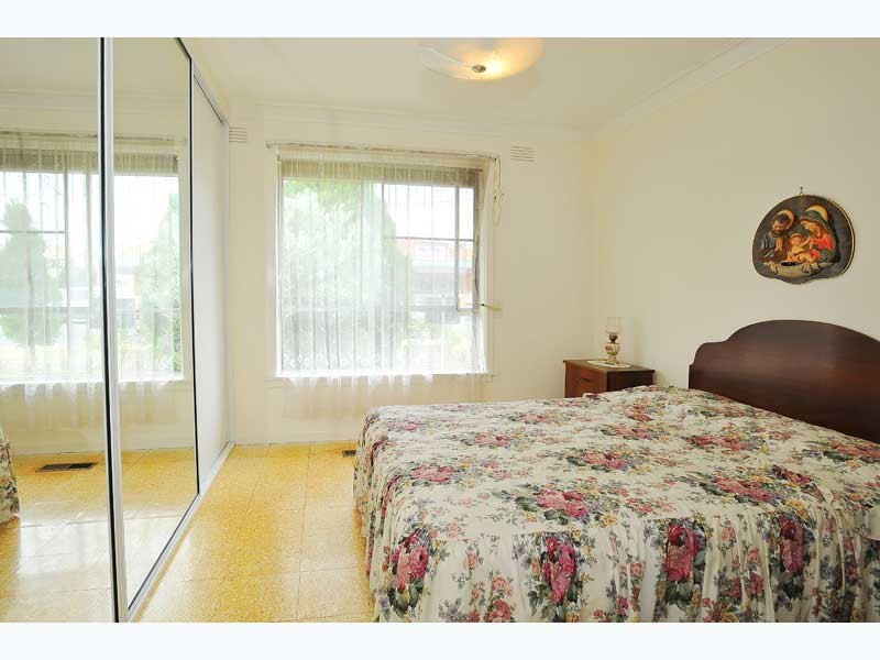 15 The Circle, Altona North VIC 3025