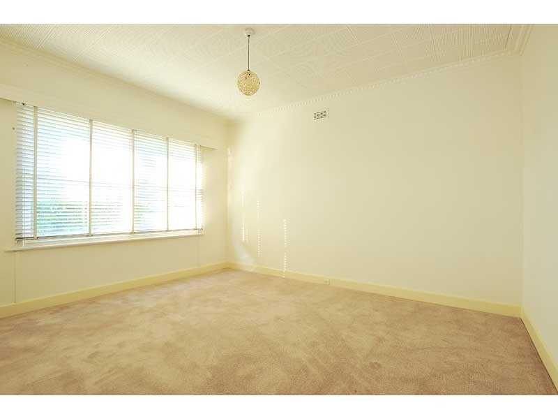 39 Rosshire Road, Newport VIC 3015