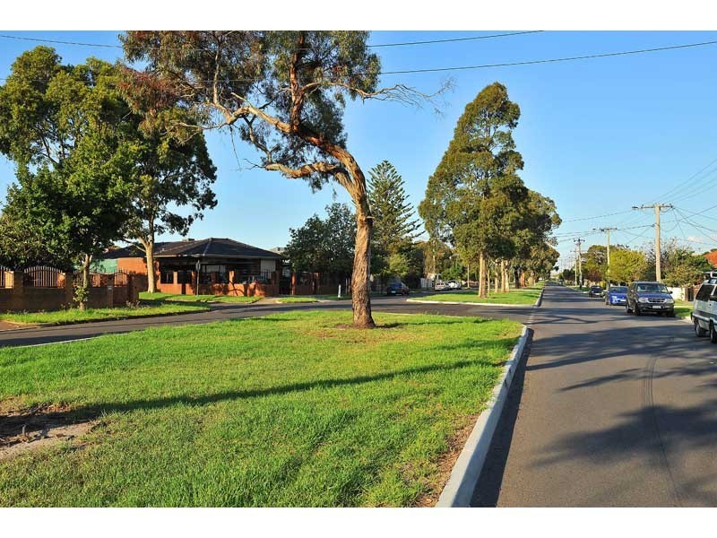 39 Rosshire Road, Newport VIC 3015