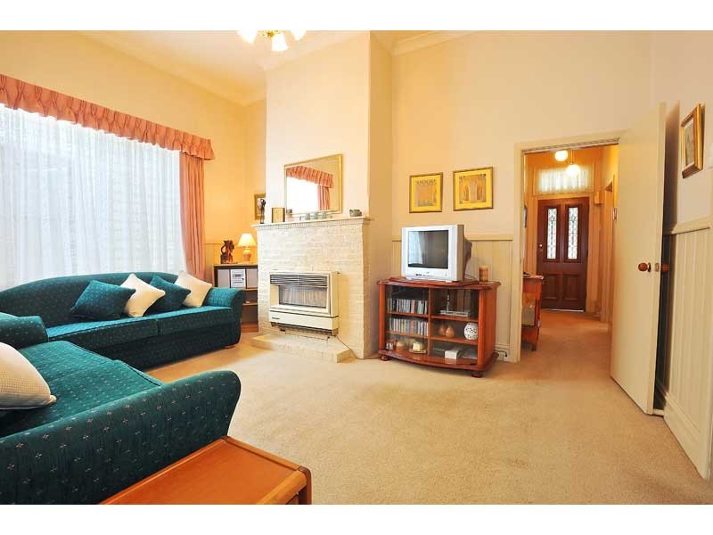 28 Pilgrim Street, Seddon VIC 3011