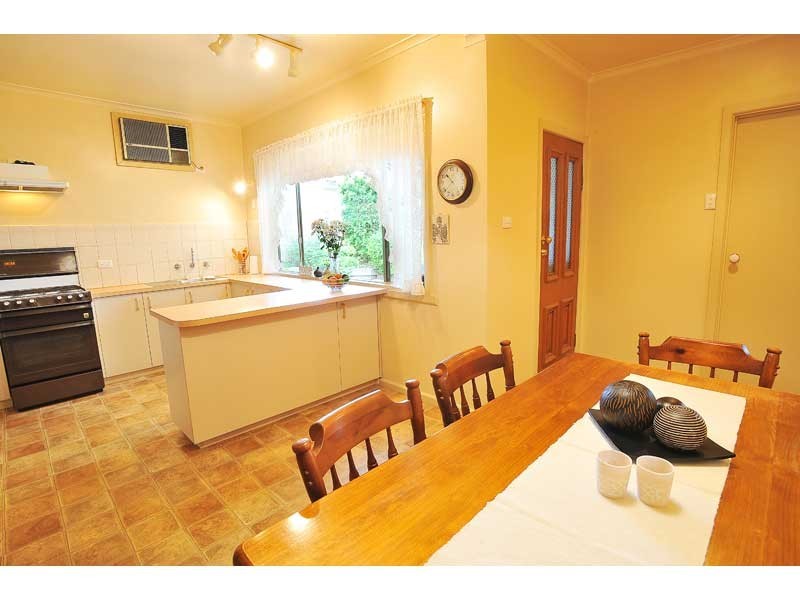 28 Pilgrim Street, Seddon VIC 3011