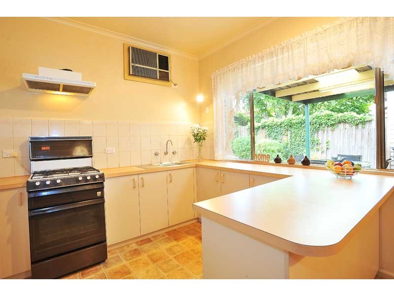 28 Pilgrim Street, Seddon VIC 3011