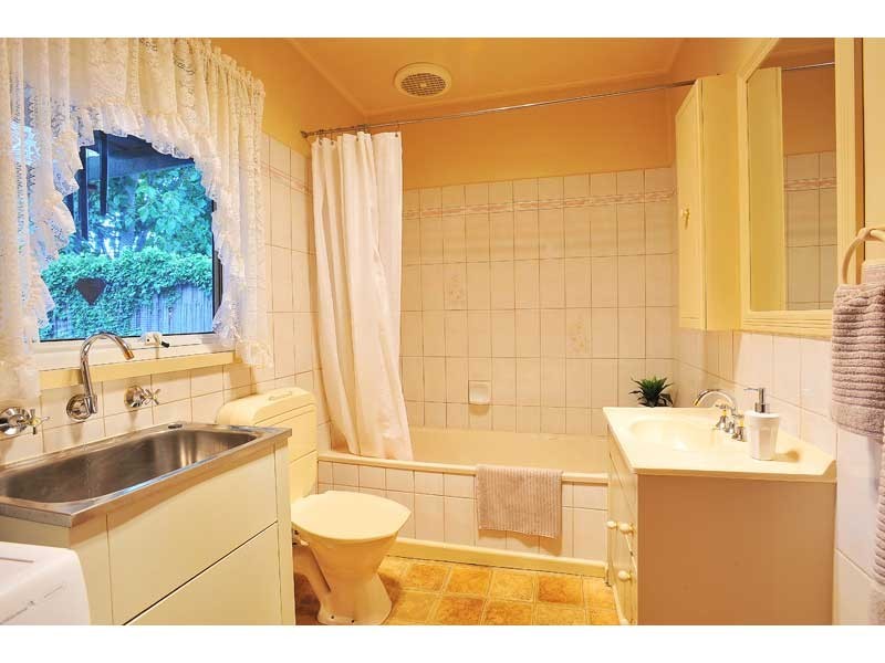 28 Pilgrim Street, Seddon VIC 3011