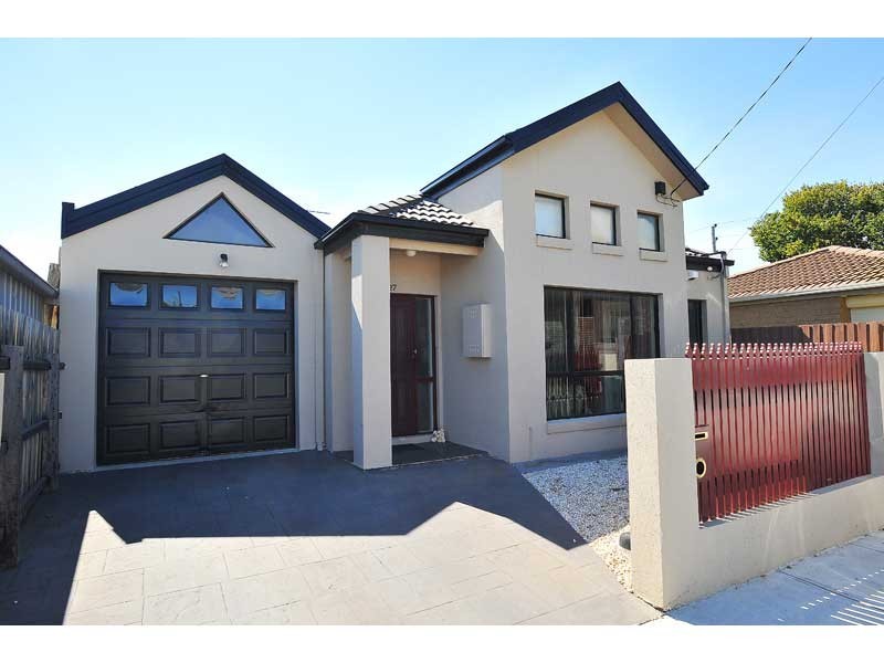 27 Emma Street, Seddon VIC 3011