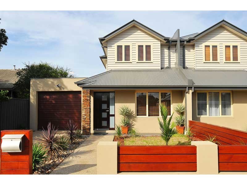 1/8 Laurie Street, Newport VIC 3015