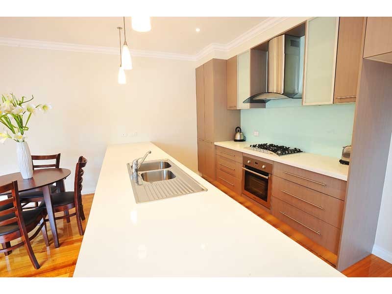 1/8 Laurie Street, Newport VIC 3015