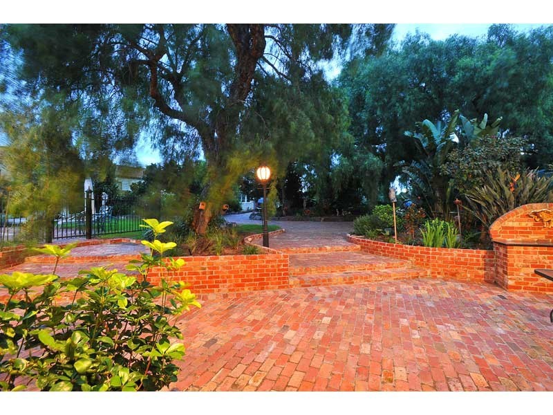 74 The Strand, Newport VIC 3015