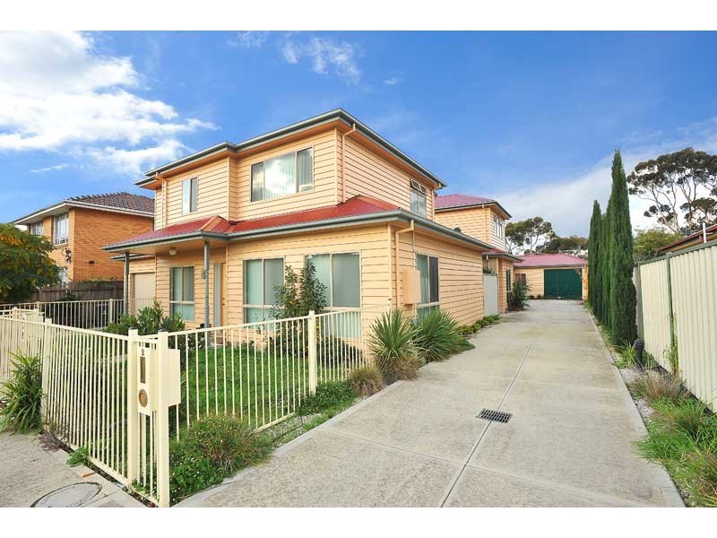 2/9 Saltley Street, South Kingsville VIC 3015