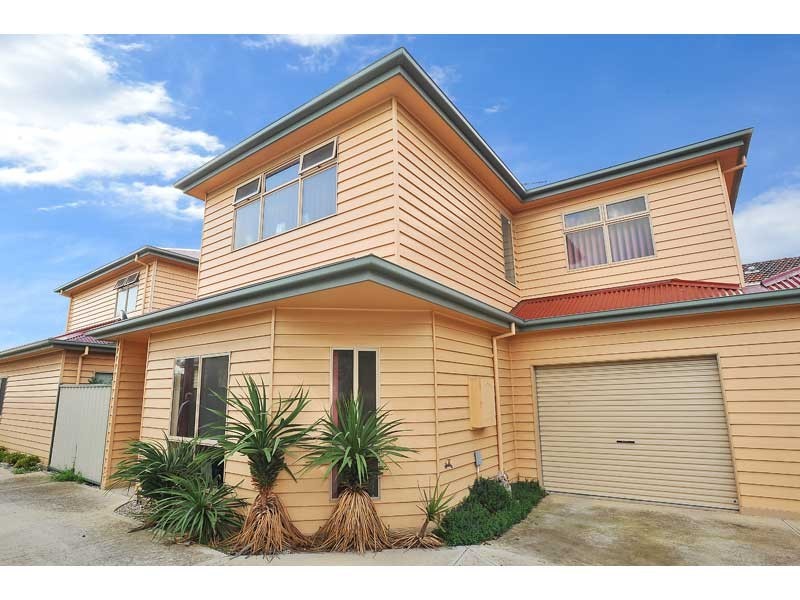 2/9 Saltley Street, South Kingsville VIC 3015
