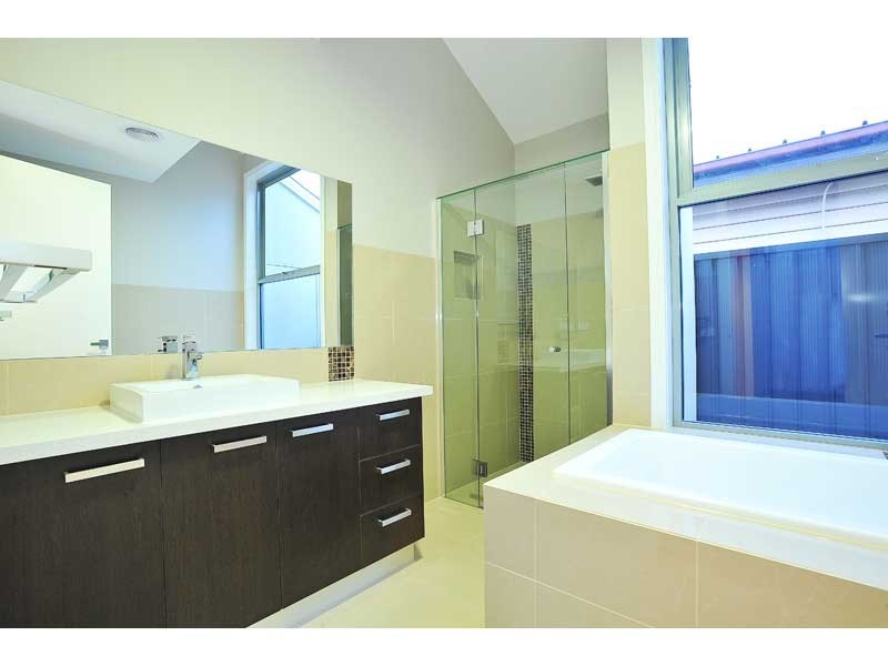 18 Jeffrey Avenue, Altona North VIC 3025