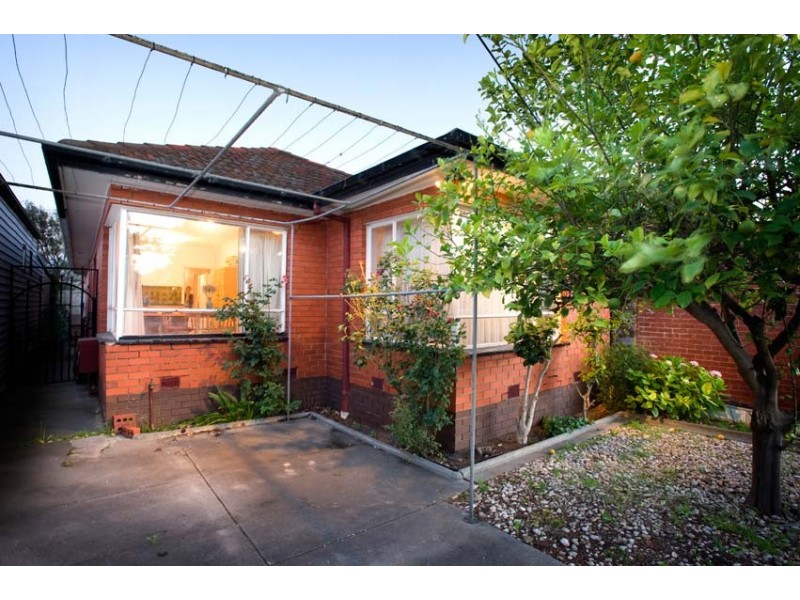 19 Gamon Street, Seddon VIC 3011