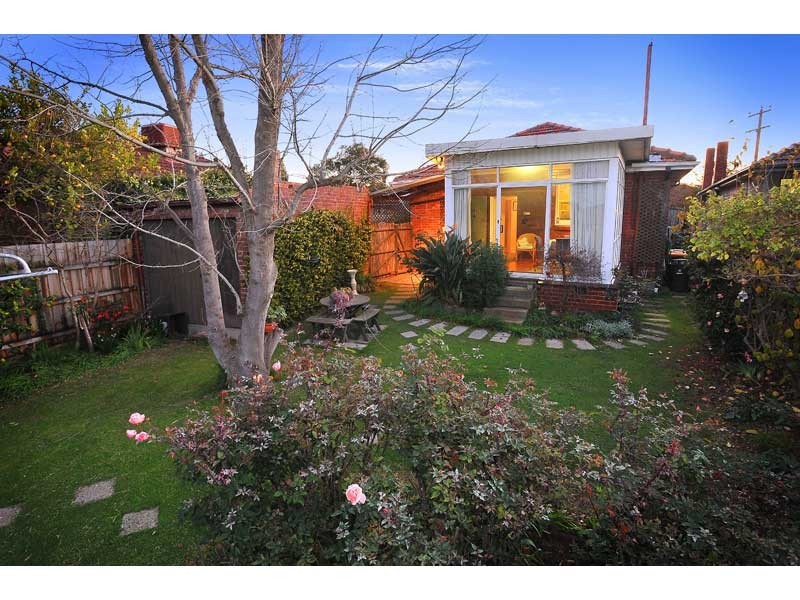 216 Douglas Parade, Newport VIC 3015