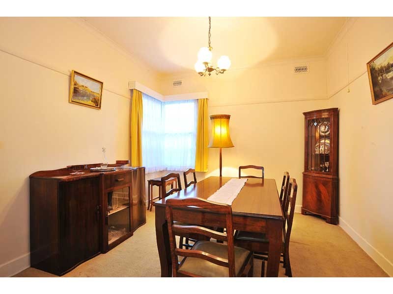 216 Douglas Parade, Newport VIC 3015