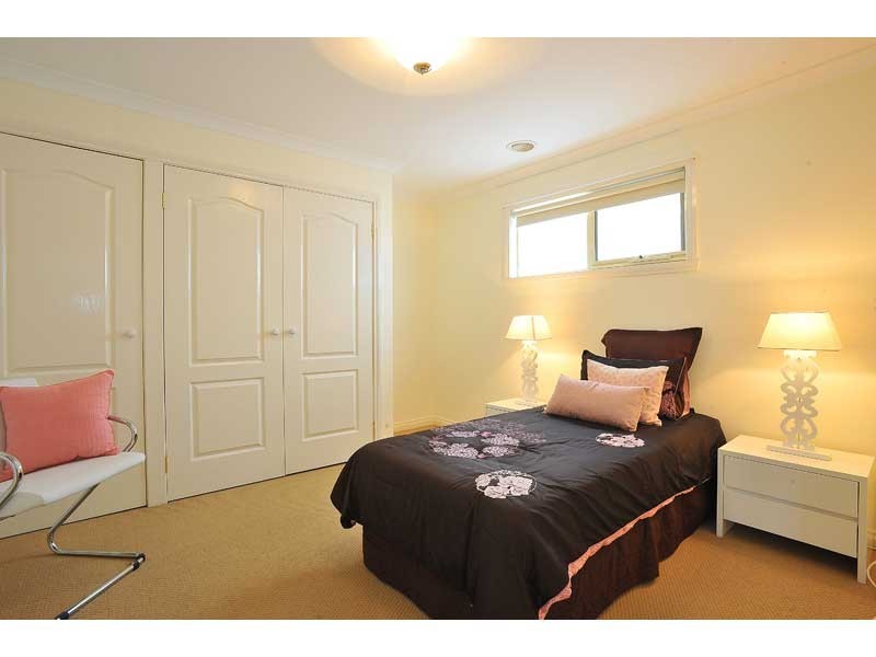 19 Kingham Street, Newport VIC 3015