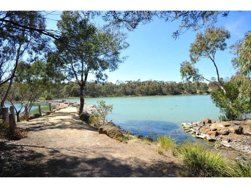 2/28 Severn Street, Newport VIC 3015