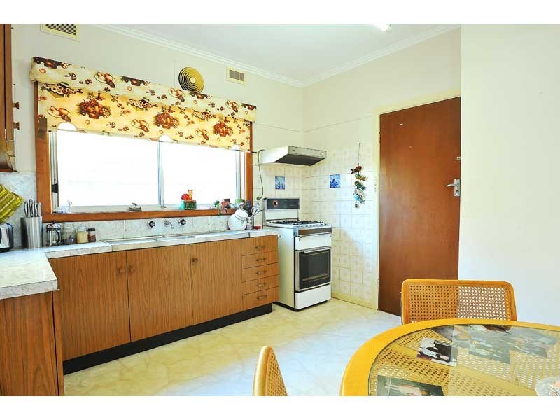 9 Holland Court, Newport VIC 3015