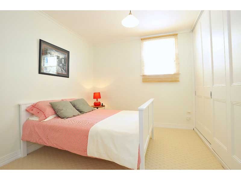 8 La trobe Street, Newport VIC 3015